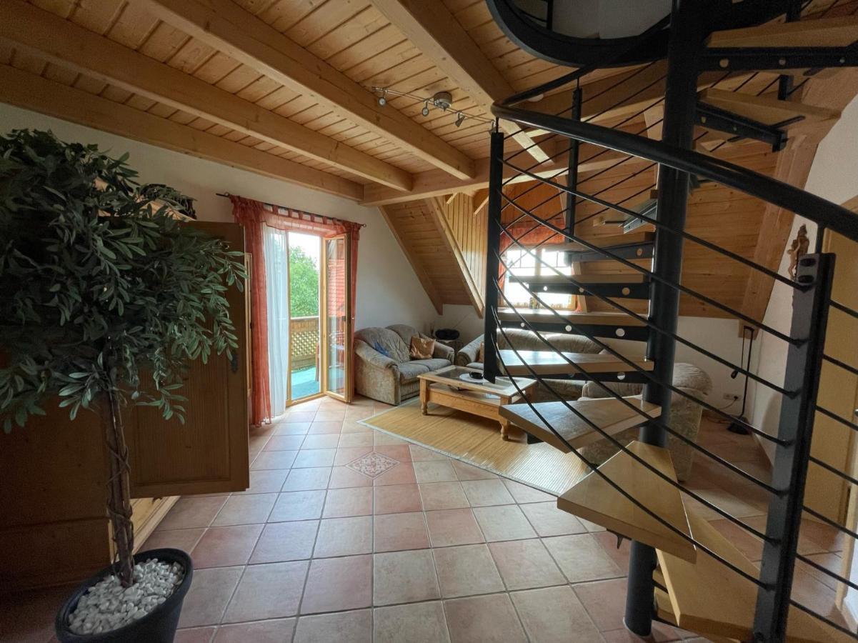 Ferienwohnungen Am Kirchberg Kapplblick Neualbenreuth Luaran gambar